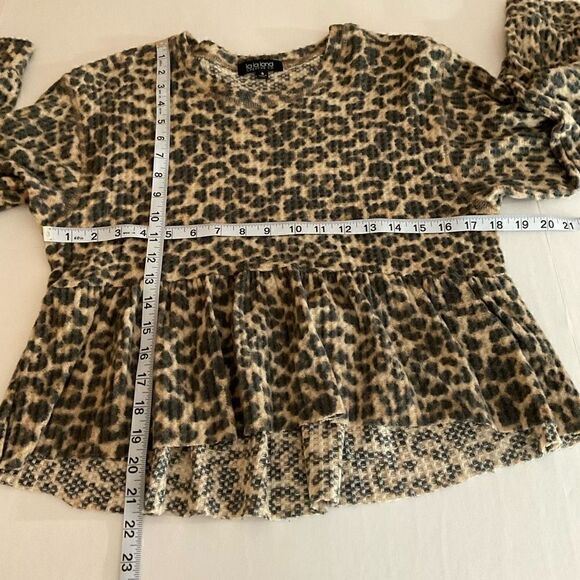 La La Land Top Crop Knit Pullover Crew Neck Black Tan Leopard Ruffled Hem Small - Picture 6 of 9